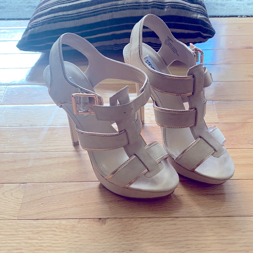 A gorgeous pair of Steve Maidan sandals.